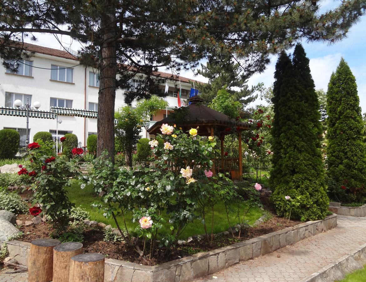 Paradise Hotel Madzharovo Eksteriør billede