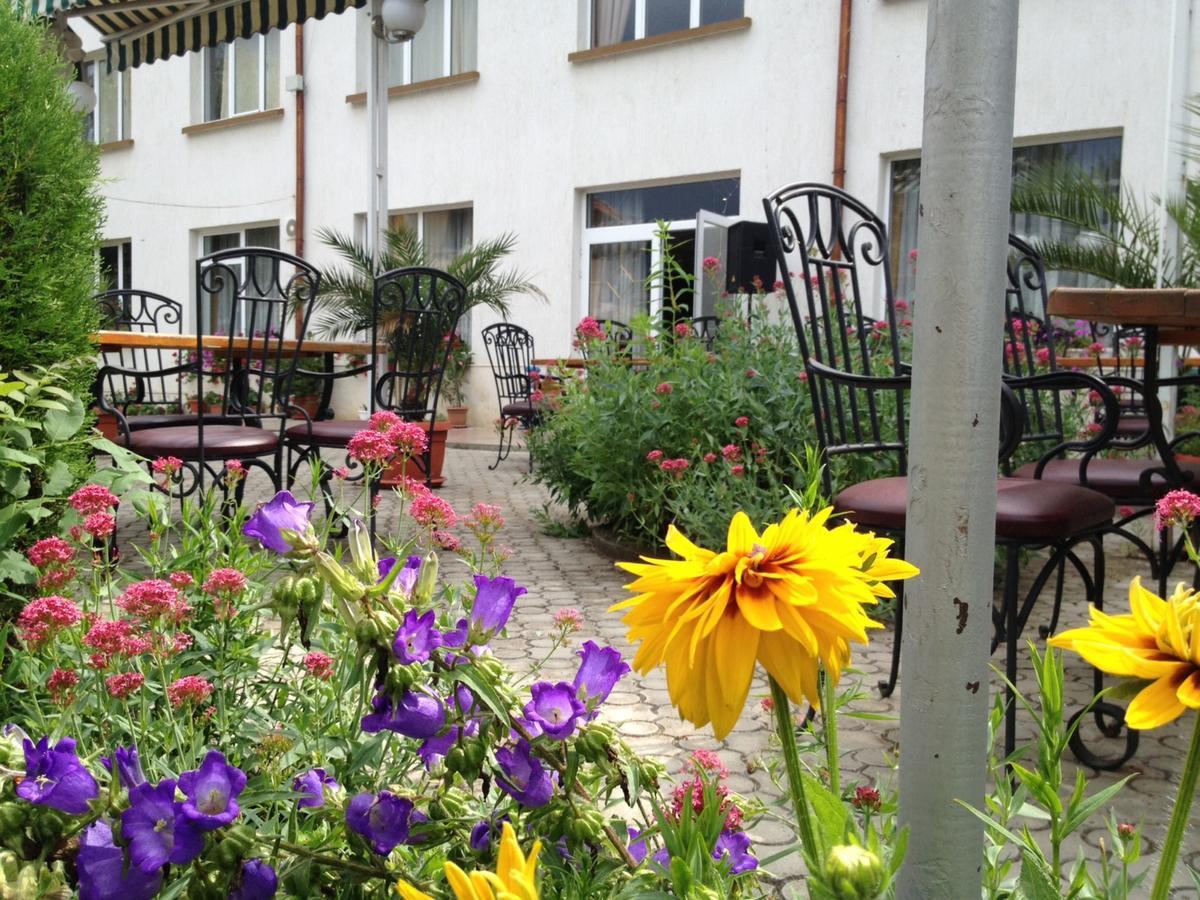 Paradise Hotel Madzharovo Eksteriør billede