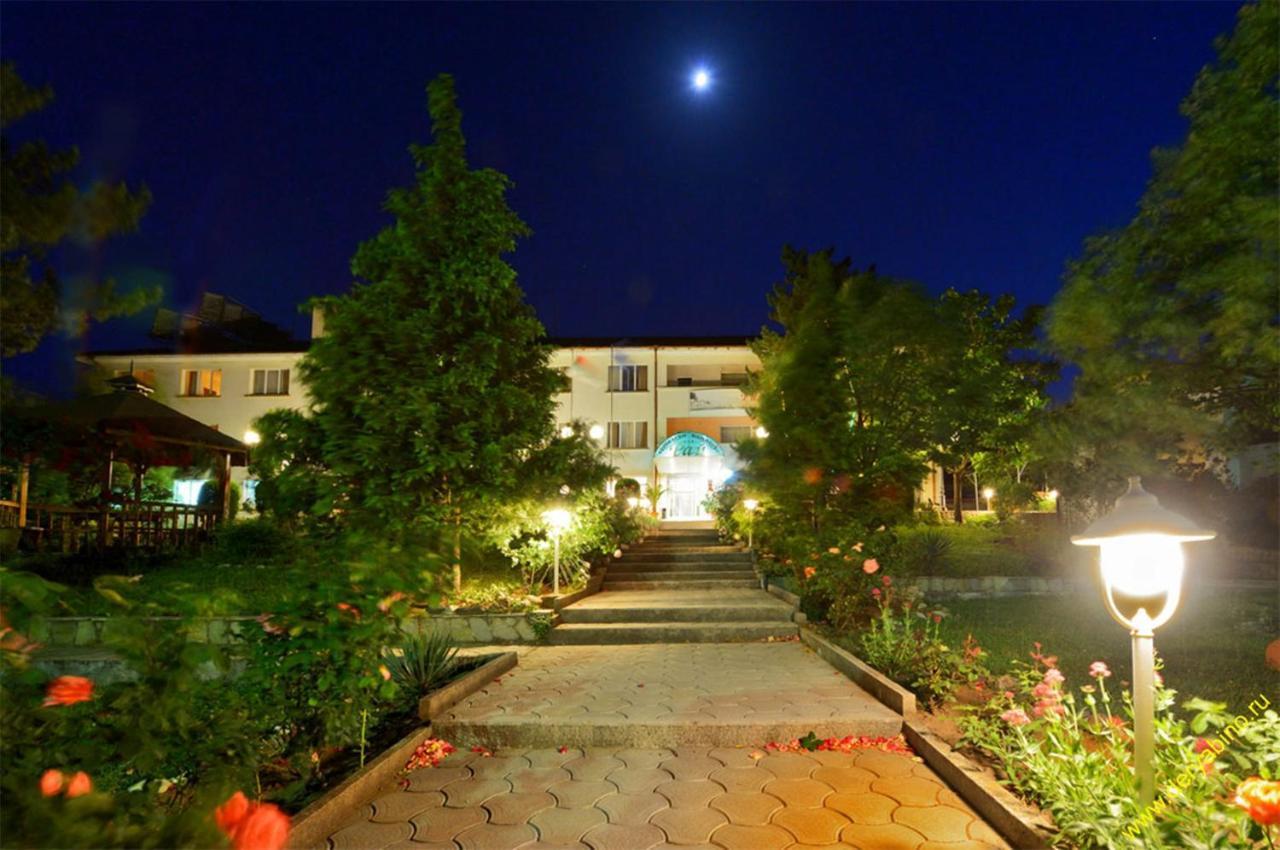 Paradise Hotel Madzharovo Eksteriør billede